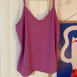 Pink Everlane tank top 🌸
